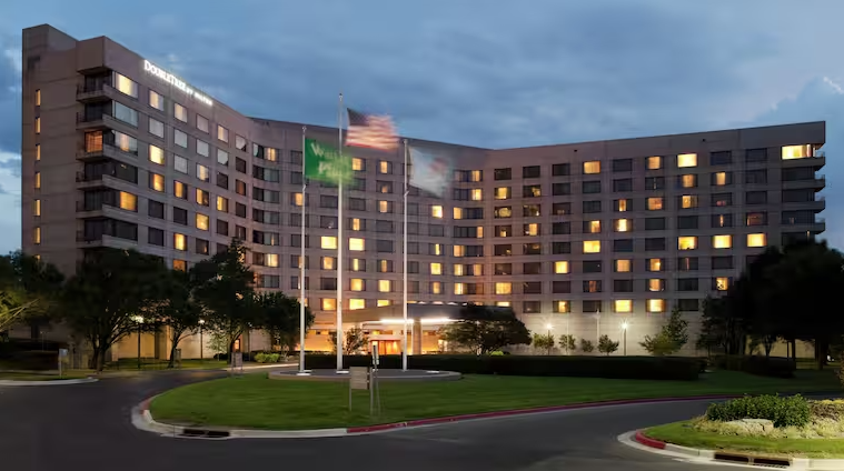 DoubleTree by Hilton Hotel Tulsa - Warren Place